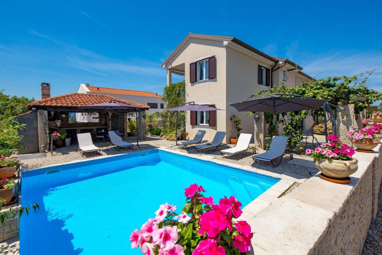 Apartamento Bugenvila Brzac